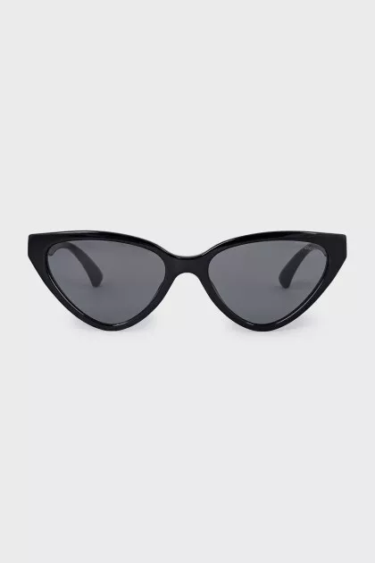 Cat-eye sunglasses with brand logo