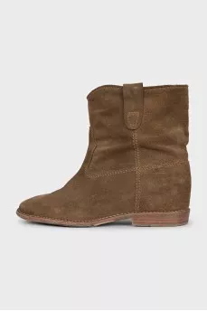Ботинки из коричневой замши