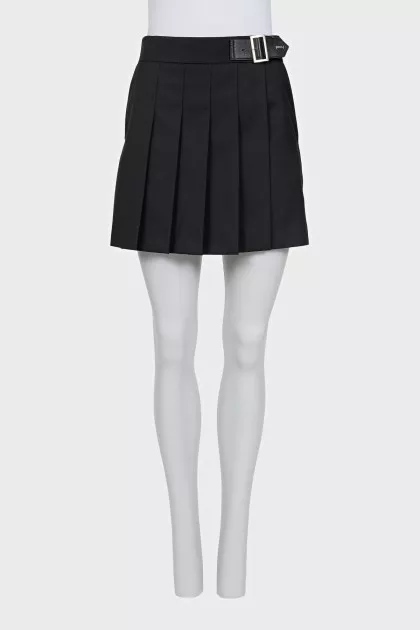 Large pleated skort with buckle