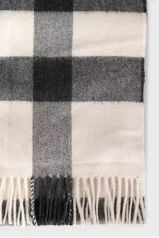 Checkered cashmere scarf with tag