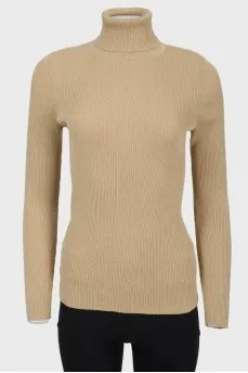 Golden golf with a straight -cut neck