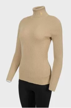 Golden golf with a straight -cut neck