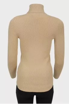 Golden golf with a straight -cut neck