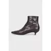 Коричневые ботильоны на каблуке kitten heel