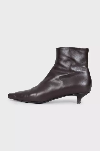 Коричневые ботильоны на каблуке kitten heel