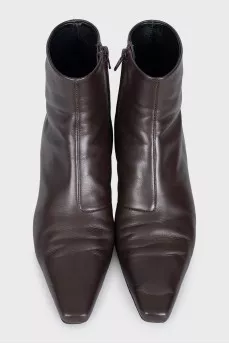 Коричневі ботильйони на підборах kitten heel