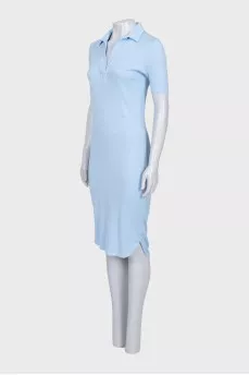 Блакитна сукня в рубчик