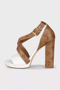 Leather sandals with canvas inserts