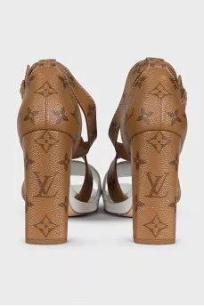 Leather sandals with canvas inserts