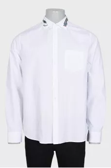 Men's shirt with embroidered collar