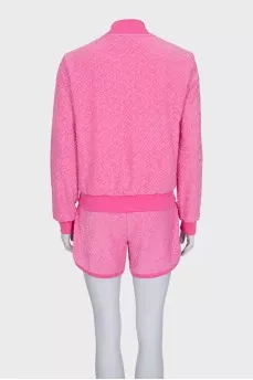 Pink suit with straight-cut shorts