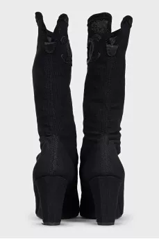 Mesh boots with heels
