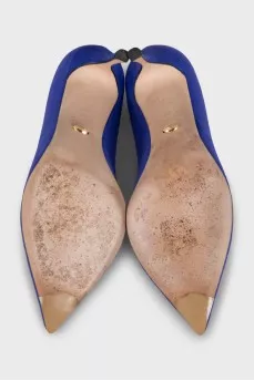 Blue suede pumps