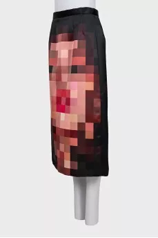 Straight-cut skirt in a contrasting print