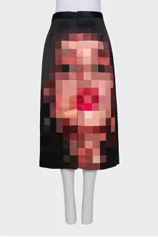 Straight-cut skirt in a contrasting print