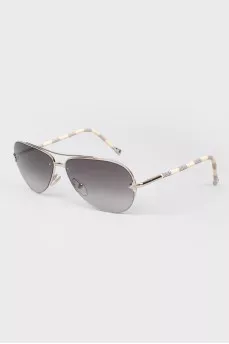 Sunglasses Aviators are brown