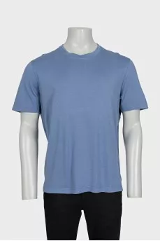 Men's plain blue t-shirt