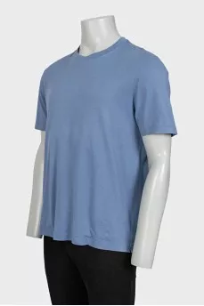Men's plain blue t-shirt