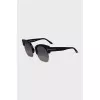 Sunglasses with oversized frames