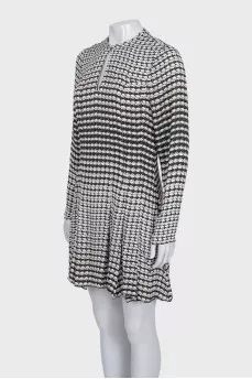 Straight-cut dress with long sleeves