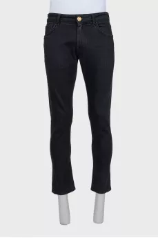 Men's jeans with embroidered logo on the pocket