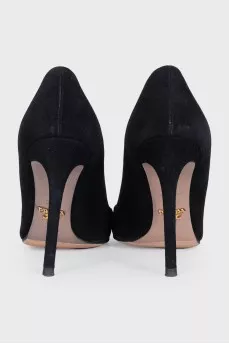 Black suede heeled pumps