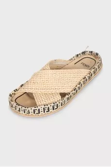 Beige raffia flip-flops