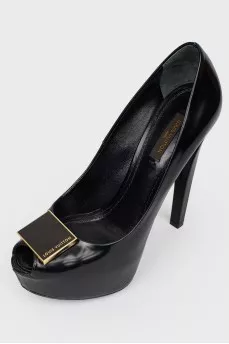 High -heeled shoes with open toe