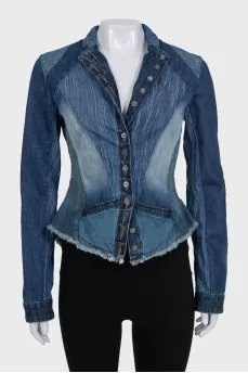 Fitted denim jacket with buttons