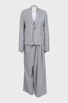 Gray suit with voluminous wool trousers