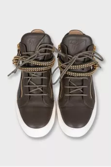 Men's brown leather boots