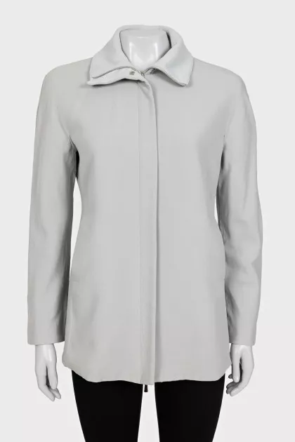 Straight jacket with a zipper