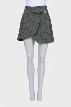 Green high-waisted skirt