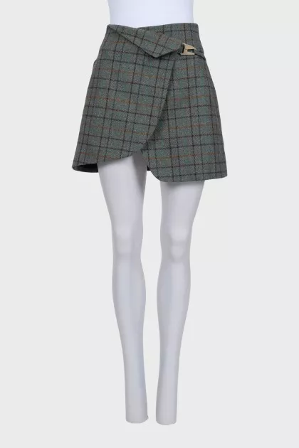 Green high-waisted skirt
