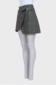 Green high-waisted skirt