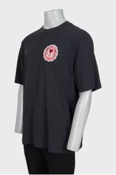 Men's gray t-shirt with branded patch