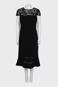 Fitted dress with lace inserts