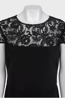 Fitted dress with lace inserts