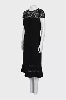 Fitted dress with lace inserts