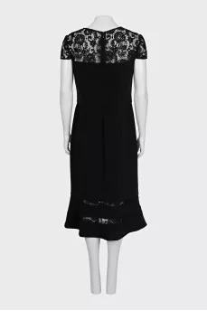 Fitted dress with lace inserts