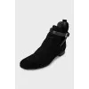 Замшевые ботинки с отверстиями сбоку