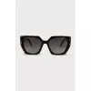 Sunglasses with speckled print frames