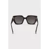 Sunglasses with speckled print frames