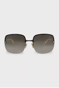 Sunglasses with green gradient lenses