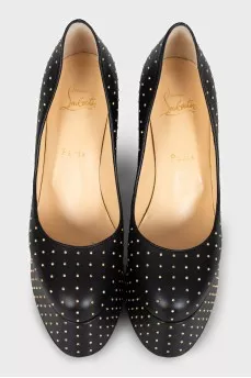 Leather shoes with gold-colored heels