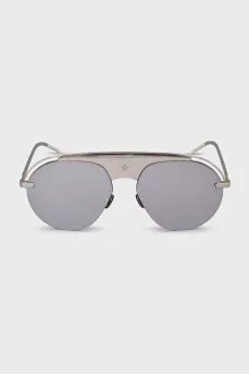 Aviator sunglasses with mirrored lens