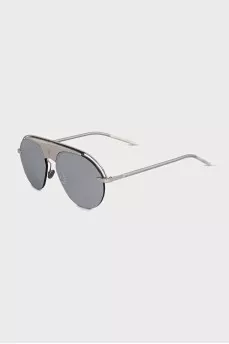 Aviator sunglasses with mirrored lens