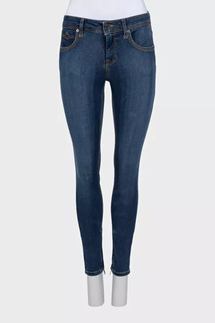 Синие джеггинсы на средней посадке