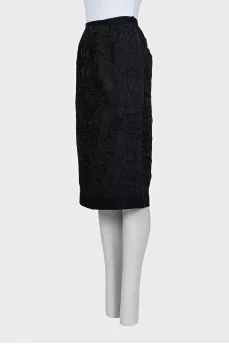 Black fitted skirt with a zipper