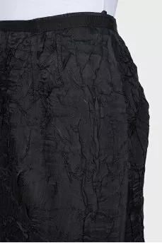 Black fitted skirt with a zipper